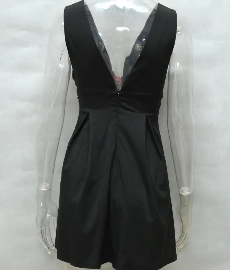 Женское платье с цветочной вышивкой черное Повседневное треугольным вырезом