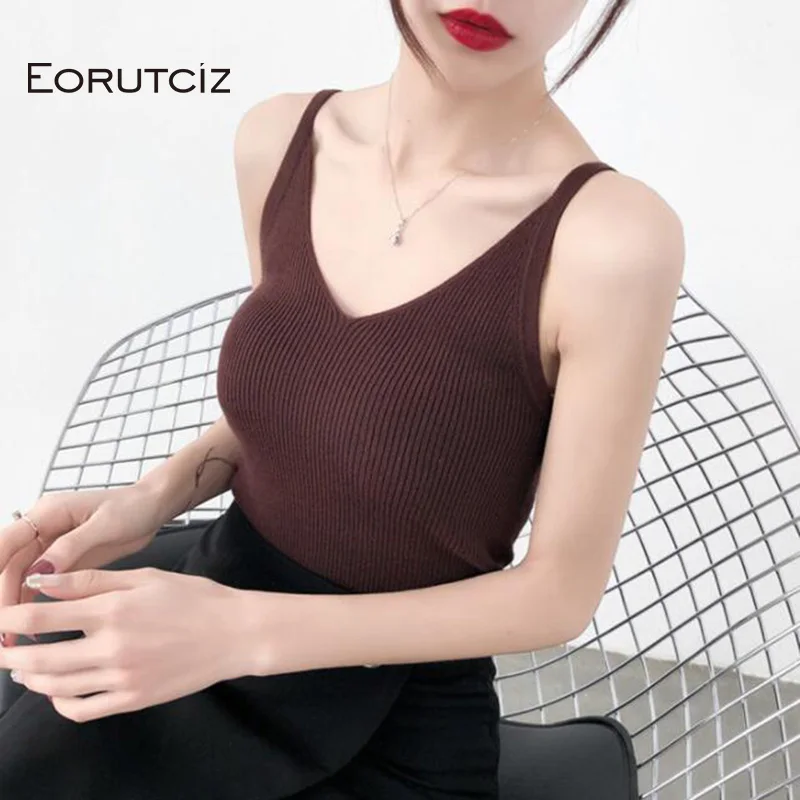 Женская Трикотажная майка EORUTCIZ короткая облегающая Базовая черного цвета с