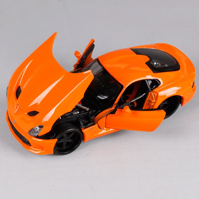 Автомобиль Maisto 1:24 2013 srt viper gts оранжевая Модель литья под давлением роскошный