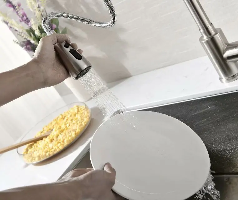 Матовый никелевый цветной выдвижной кухонный распылительный кран смеситель