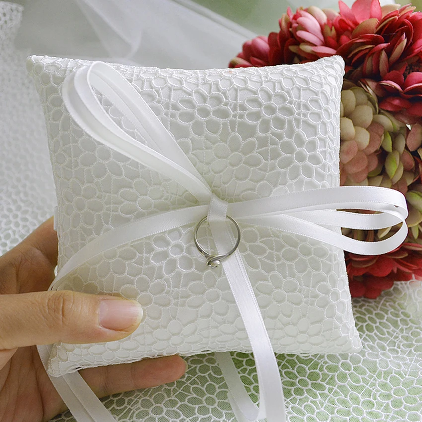

Креативная кольцевая Подушка, белые открытые цветы, свадебное кольцо, подушка для носителя, 13x13 см, Помолвочные карманные подушки, принадлежности для вечеринок