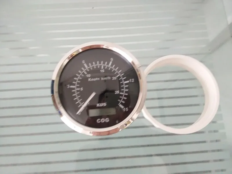 85 мм GPS Спидометр 15 узлов 15л с спаривной антенной подсветкой черная Лицевая