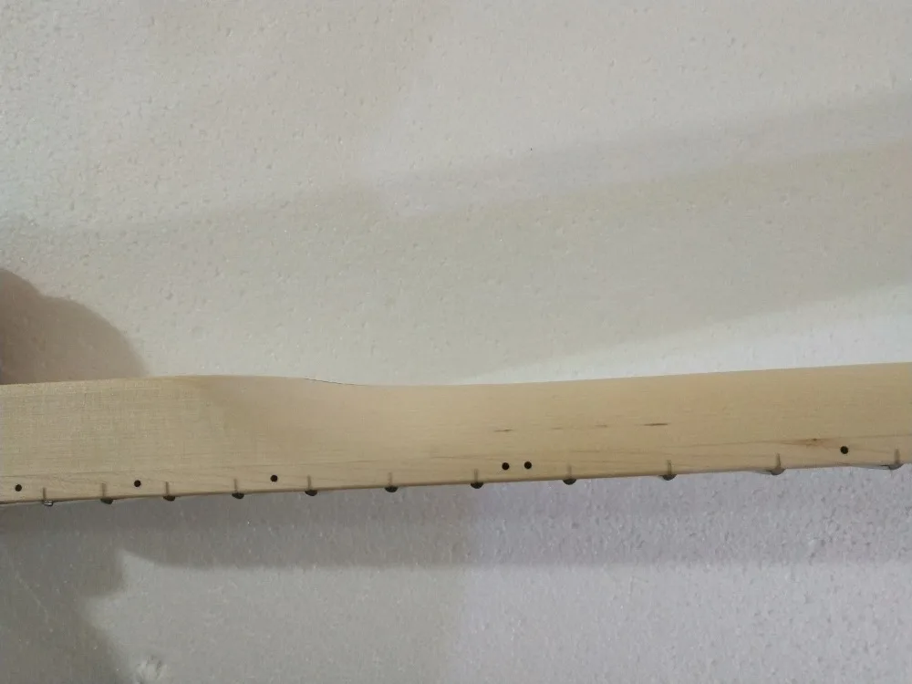 Незавершенный клен 22 гитарный лад Шея банан головные уборы для ST style Floyd розовая