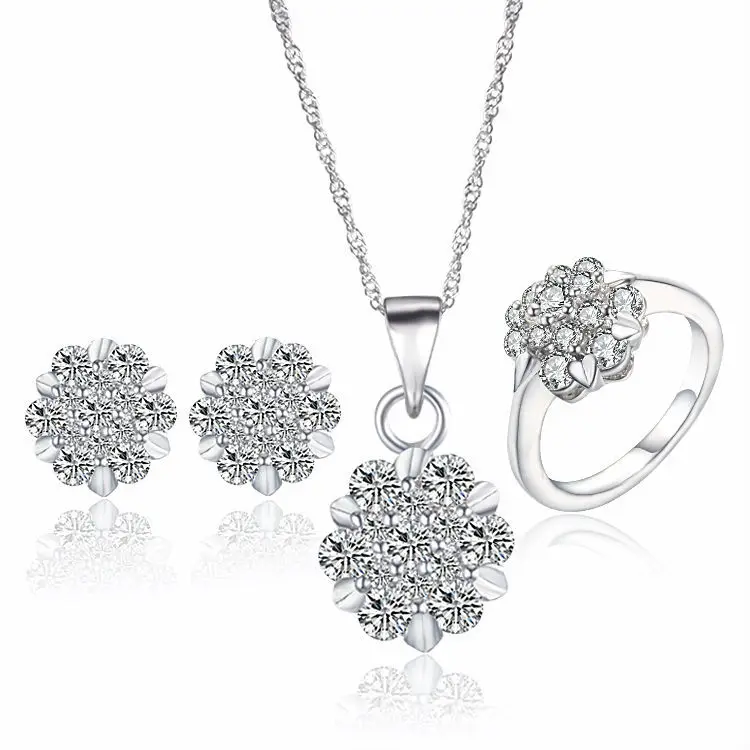 

Комплект из колье, серёг и кольца, в африканском стиле