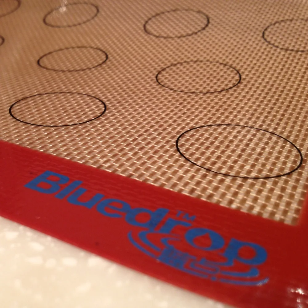 2 Pieces One Pack of 16.53 * 11.61 Inches 33 Circles Professional Half Sheet Non-stick Cooking Silicone Lining Macaron | Дом и сад
