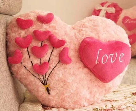 

Love pillow / plush toys Girls / wedding gift