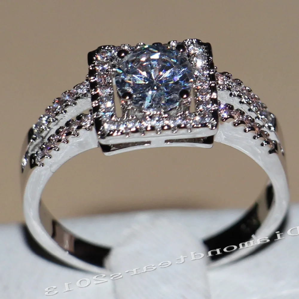 Женское Винтажное кольцо с фианитом обручальное имитацией под белое золото 10