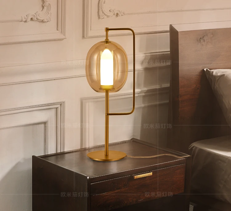 Nordic post-modern table lamp Creative glass simple designer bedroom desktop model room bedside art | Лампы и освещение