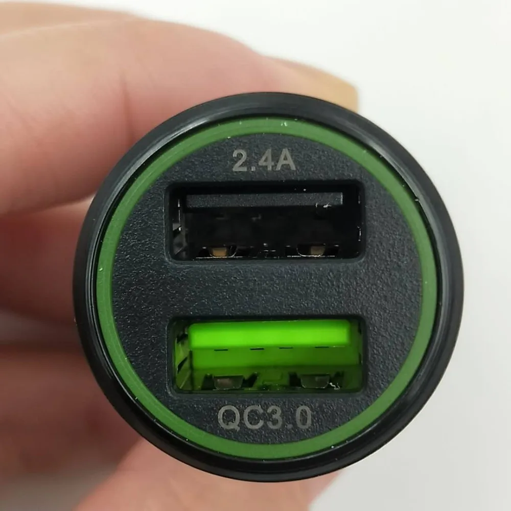 Автомобильное умное зарядное устройство QC3.0 с двумя USB портами и светодиодным
