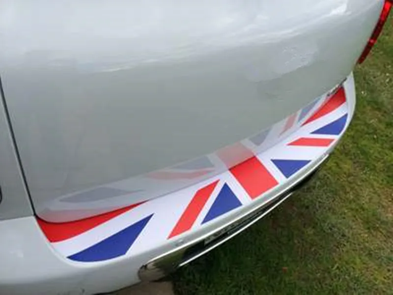 Декоративная наклейка на задний бампер автомобиля декоративная нагрузка