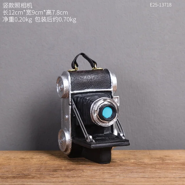 Classic Vintage Resin Home Decorative Phonograph Sewing Machine Radio Camera Fan and Vintage Telephone Bar Cafe Restaurant Craft - Цвет: 9.3CM camera