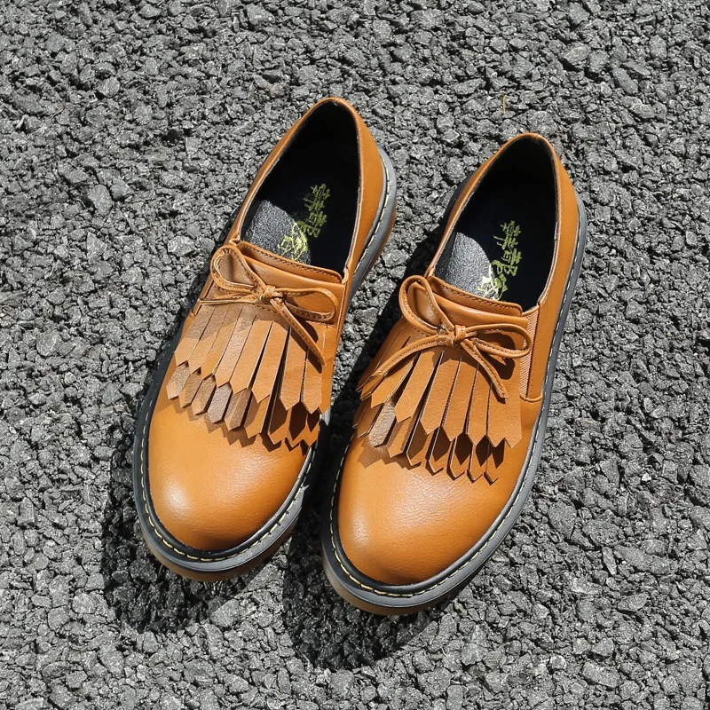 Женская обувь с кисточками Обувь на плоской подошве толстой мягкой подошвой и