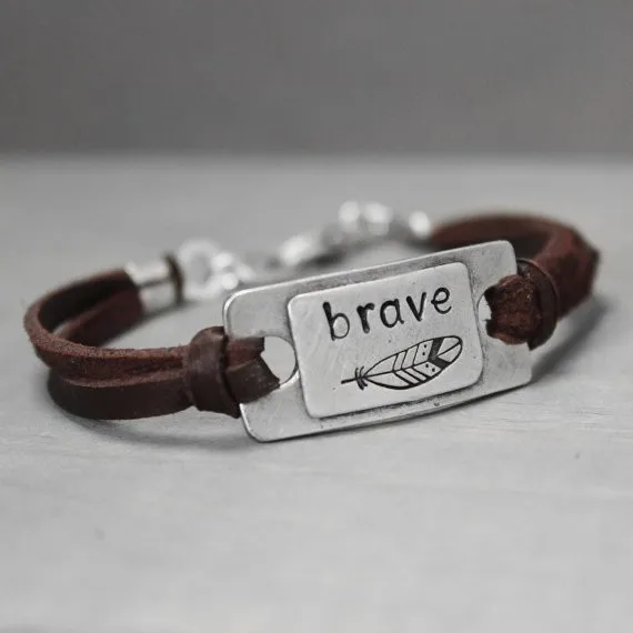 Браслет из искусственной кожи YLQ0300 с надписью Brave | Украшения и аксессуары