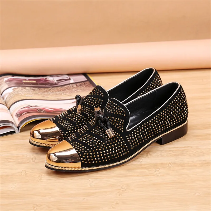Модные туфли с круглым носком украшенные стразами металлическим Кожаные дышащие