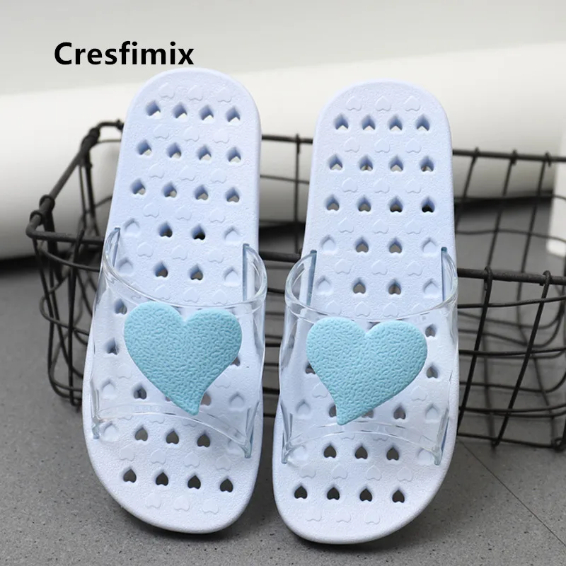 Женские милые тапочки Cresfimix в форме сердца Летние Повседневные для дома и улицы