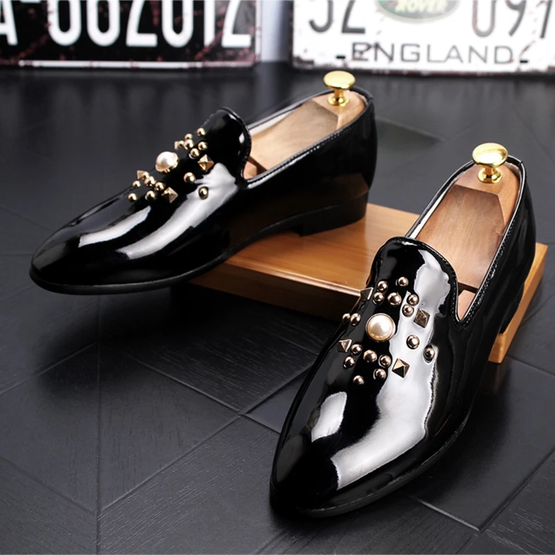 

CuddlyIIPanda Luxury Men Fashion Rivets Loafers Party Wedding Tassel Loafers Smoking Slippers Men New Punk Shoes Split Sneakers