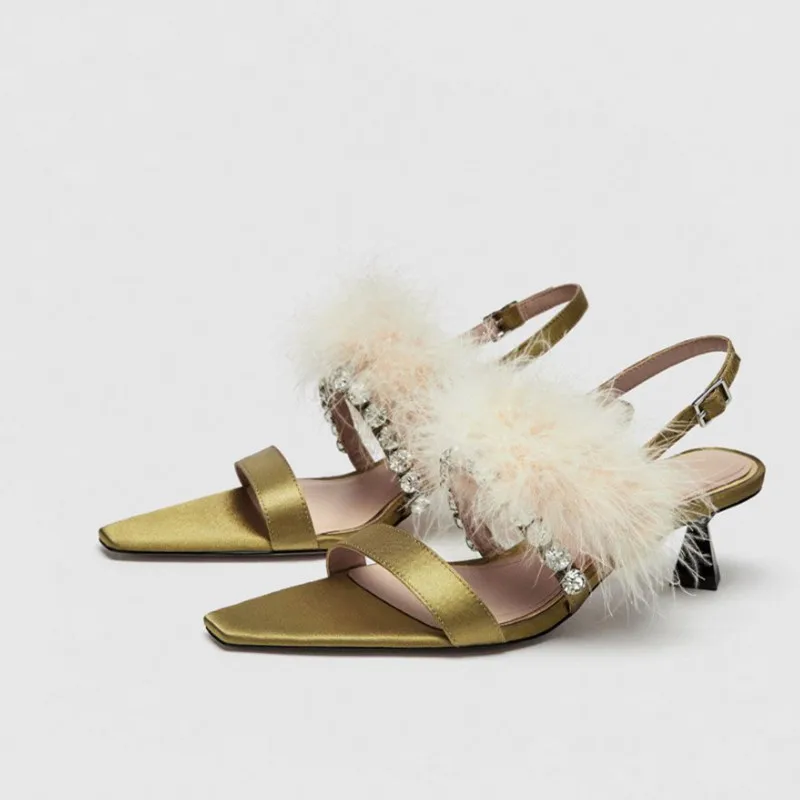 Золотистые черные шелковые женские сандалии 2019 странные летние туфли с шипами и