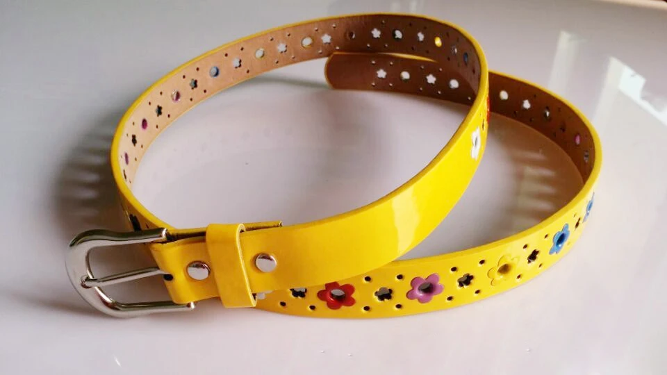 light yellow Дизайнерские детские ремни из искусственной кожи для женщин, г. Лидер продаж, модный детский пояс с пряжкой и цветком, Детский пояс на талию для мальчиков и девочек, sterglaw Y213 - Цвет: light yellow