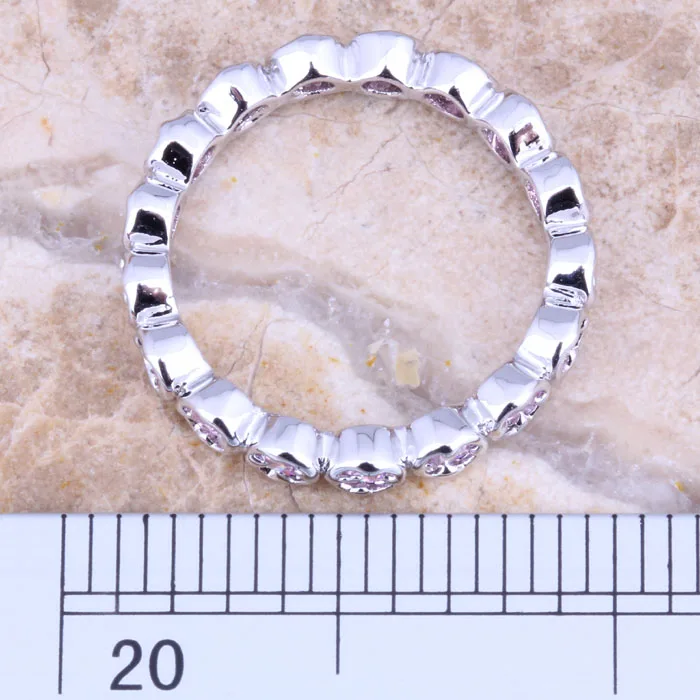 Классическое кольцо с розовым кубическим цирконием и посеребренным покрытием