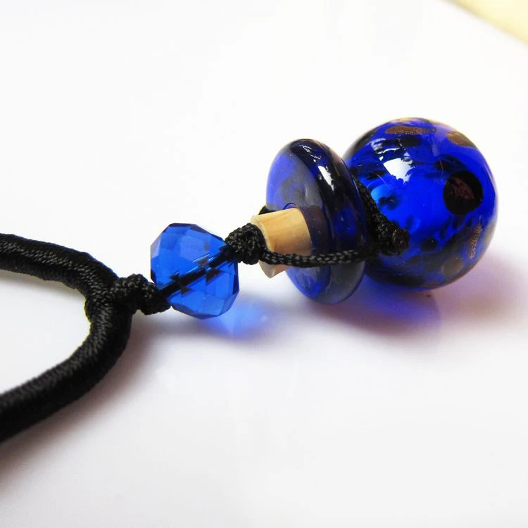 Красивое ожерелье с подвеской в виде духов из муранского стекла флаконы эфирным