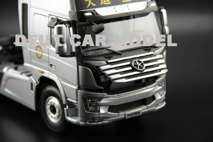 Scale 1:24 Diecast Car Model Of N8V Truck Type For Kids Children Gift And For Collection Free Shipping