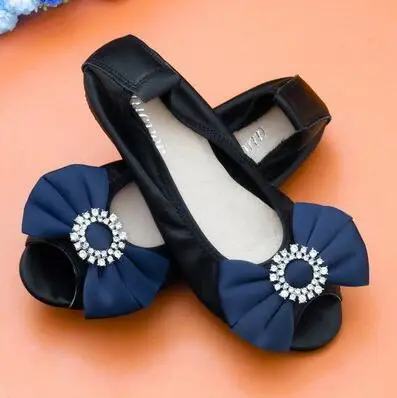 black blue Г. летние женские туфли из натуральной кожи на плоской подошве с бантом и стразами балетки с открытым носком на плоской подошве Лоферы без застежки Большие размеры 41, 42, 43 - Цвет: black blue