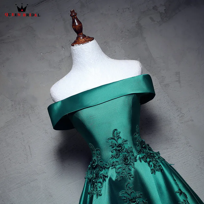 Платье трапециевидной формы с рукавами-крылышками атласное цветами бисером