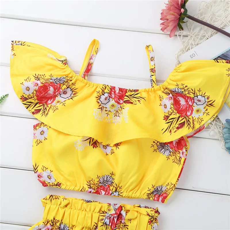 Комплект из 2 предметов желтый топ на бретельках с цветочным принтом и оборками