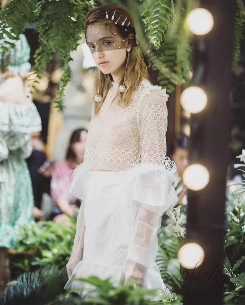 2018 Новый Тайский Стиль Стенд шеи Цветочный рукавом See-through Кружева платье Для