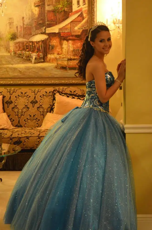 

Blue Quinceanera Dresses Sweetheart Ball Gown Tulle Beaded Crystal Vestidos De 15 Anos Backless Floor Length Robe De Bal