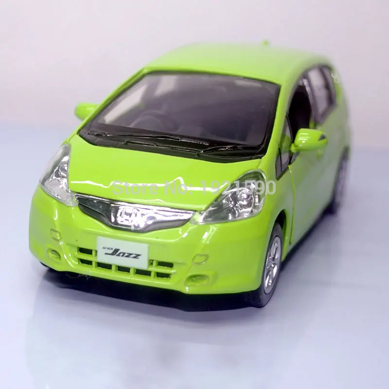 Совершенно новая UNI 1/36 масштабная модель автомобиля игрушки HONDA FIT литая под давлением металлическая модель автомобиля для подарка/детей/коллекции