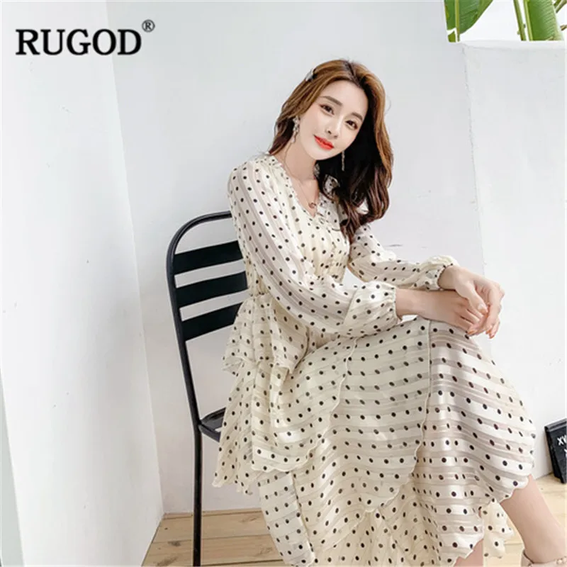 Женское винтажное длинное платье RUGOD элегантное белое в горошек с глубоким v