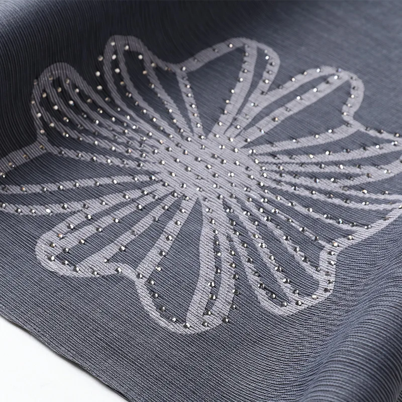 

Plus Size T Shirt Women 2018 Autumn New Miyake Pleated Printed With Hot Fix Rhinestone Round Neck Half Sleeve Tees For 45-75KG