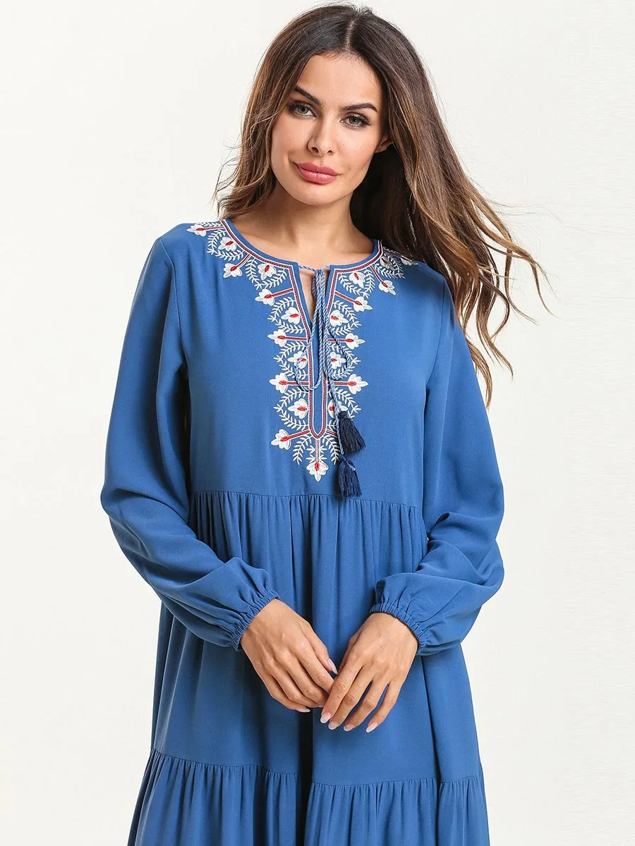 Мусульманское платье с длинными рукавами и вышивкой на шее многослойное