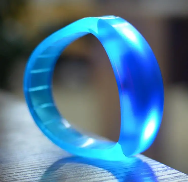 Мигающий светодиодный светящийся браслет со звуковым звуком и активированным