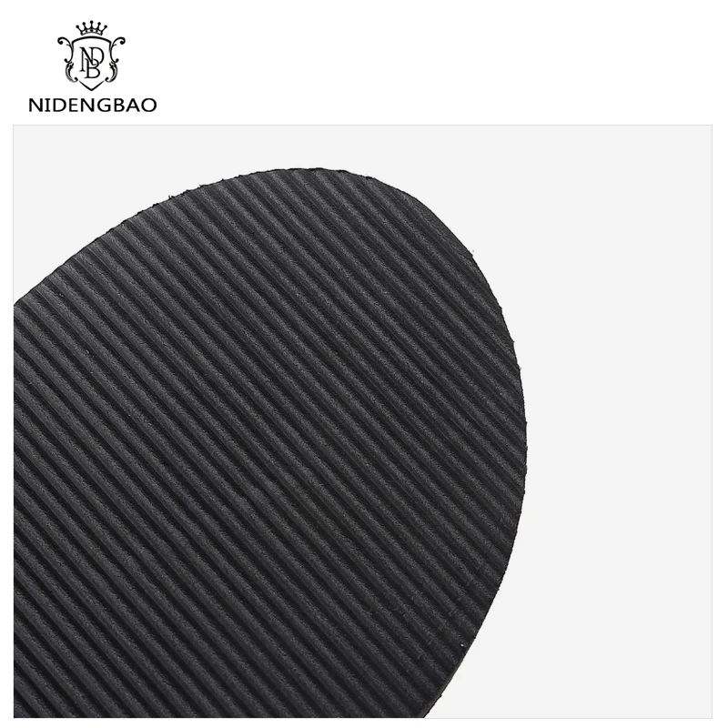 Женские шлепанцы летние пляжные сандалии классические черные на толстой подошве