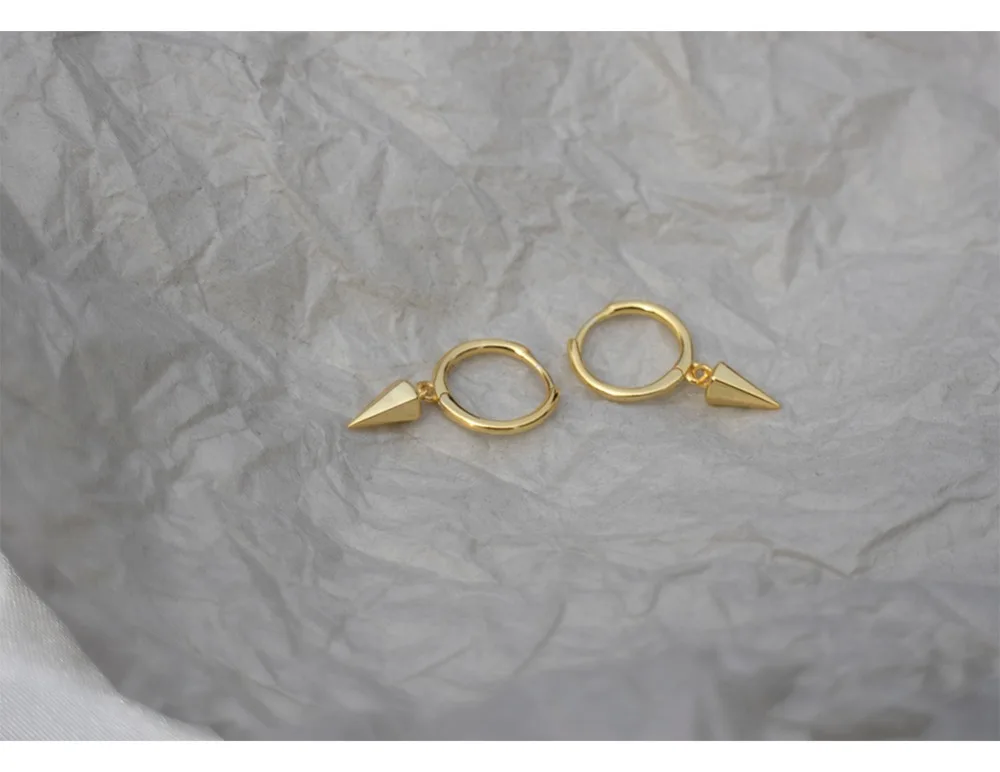 Серьги из стерлингового серебра S925, простая Геометрическая, Шестигранная форма, коническая Ушная кость, Ушная пряжка, панк ветер, дикая, для мужчин и женщин, серебряные серьги, ювелирные изделия