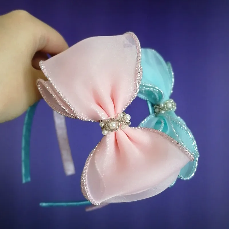 Повязка на голову детская блестящая с жемчугом и кристаллами | Аксессуары для