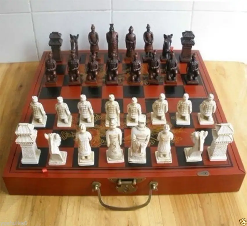 

Chinese 32 pieces chess set/box/Xian Terracota Warrior