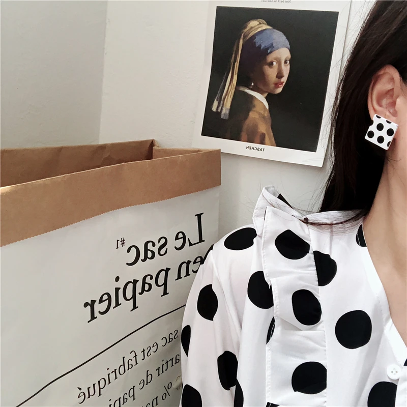 Модные Винтажные пластиковые серьги гвоздики из смолы волнистые круглые в форме