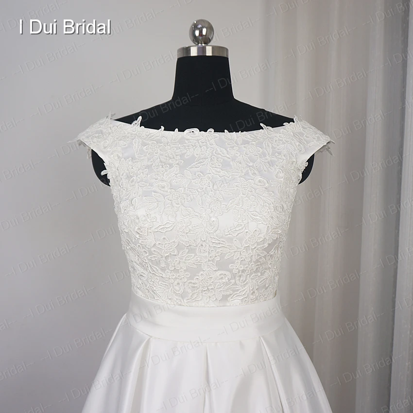 Атласное свадебное платье А силуэта с открытыми плечами и кружевом|bridal gown|lace bridal