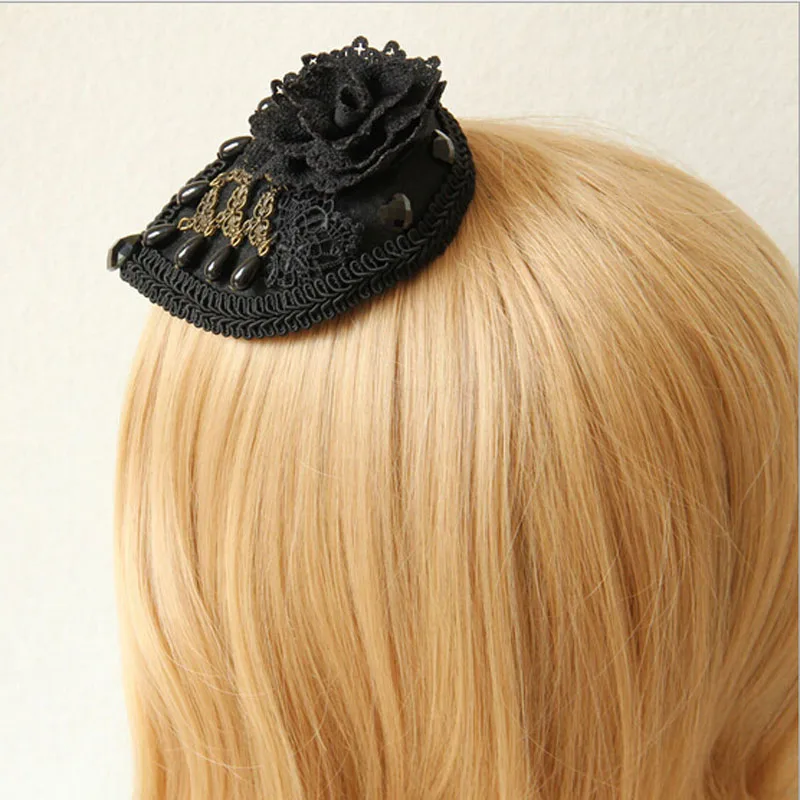 Готический дворец Благородный черный вечерний наряд маленькая шляпа женская