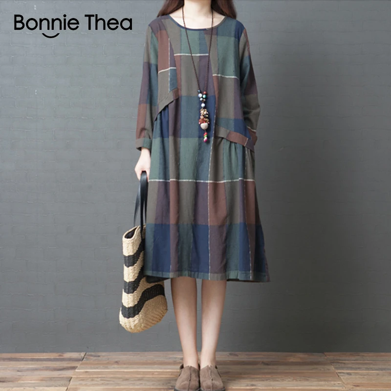 Фото Bonniethea 2018 Women Plus Size Cotton Autumn Dress O-Neck Plaid Casual Loose dress woman Large size Mid-Calf Vestidos Женская одежда Bonniethea 2018 Women Plus Size Cotton Autumn Dress O-Neck Plaid Casual Loose dress woman Large size Mid-Calf Vestidos Женская одежда