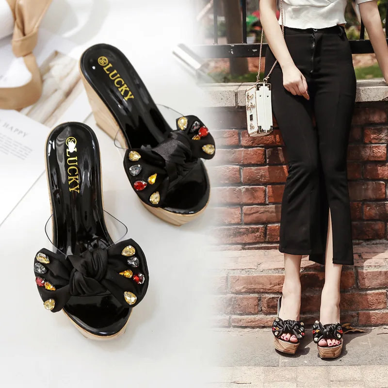 Красочные с украшением в виде кристаллов прозрачные босоножки на платформе