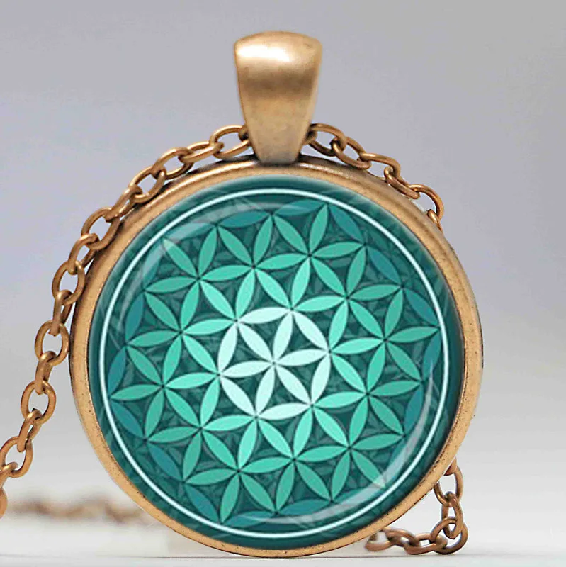 Оригинальное ожерелье с искусственными геометрическими элементами | Украшения и