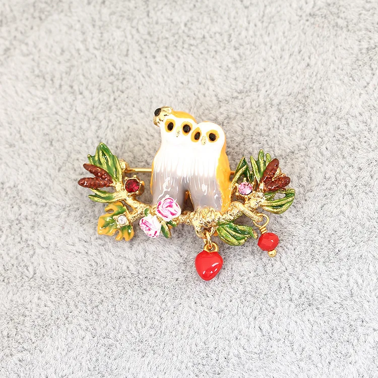 Франция Моды позолоченные Украшения Сова Красное Сердце Соснового Филиал Брошь