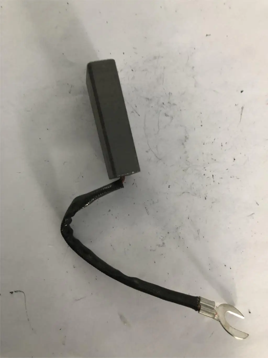 

Щетки карбоновые с электродвигателем, 25/64 дюйма x 25/32 дюйма x 1 9/16 дюйма, 10x20x40 мм, 1 шт.