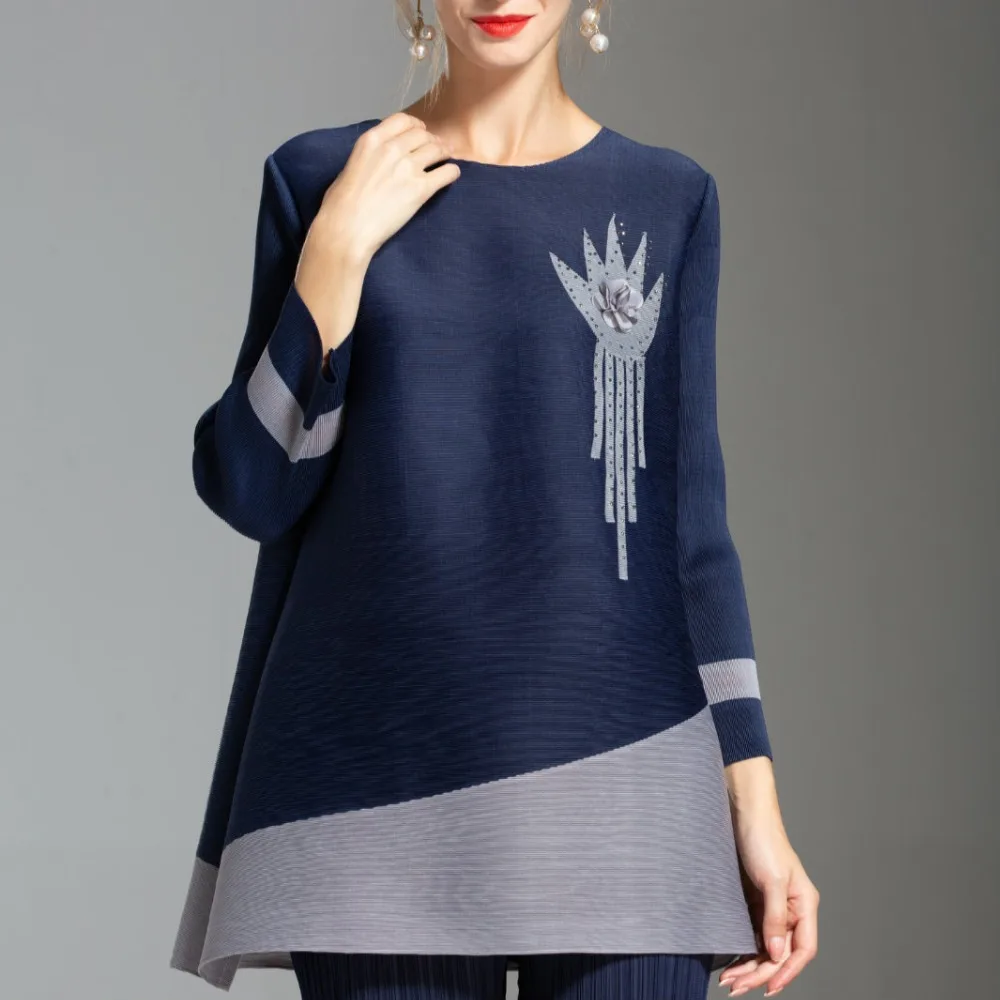 T Shirt For Woman 45- 75kg Autumn Winter Round Neck Long Sleeved Stretch Miyake Pleated Loose Brooch With Diamonds Top