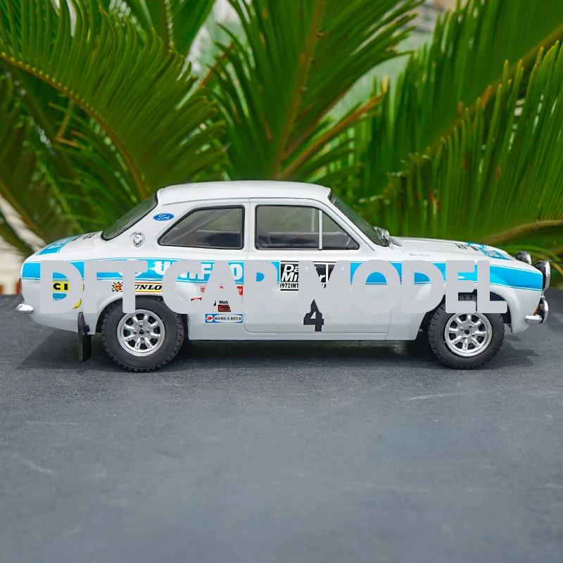 1:18 Масштаб игрушечный автомобиль из сплава Triple9 эскорт MK1 дорожный автомобиль модель детских игрушечных машин оригинальные авторизованные подлинные детские игрушки