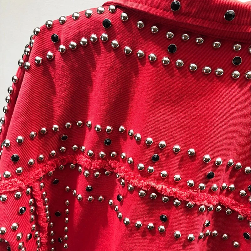 Женская джинсовая куртка в стиле Харадзюку красная с металлическими бусинами и